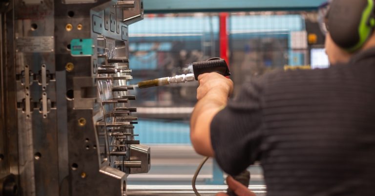 Plastic Machinery: The Engine Behind Modern-Day Manufacturing Innovation